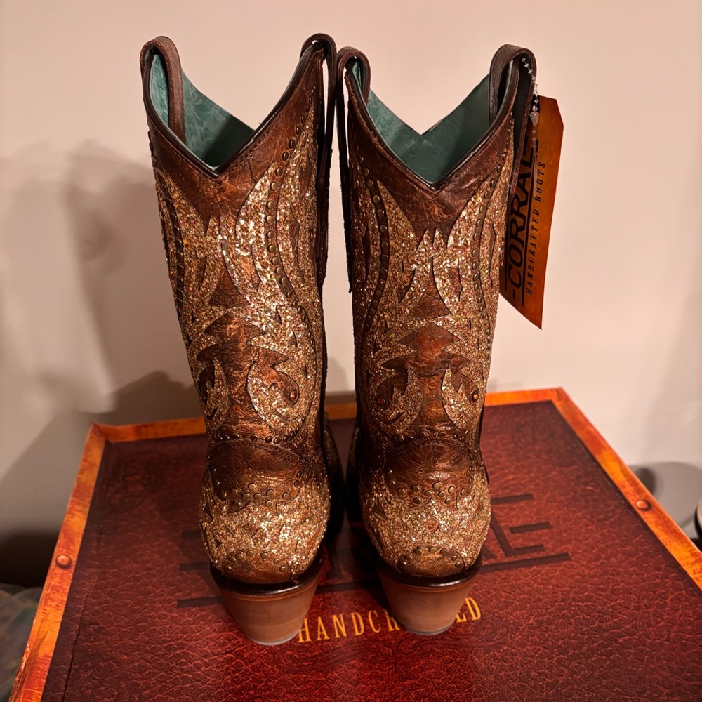 NWT Corral Brown Gold Glitter Trim Rhinestone Studded Leather Western Boots 7.5 - Picture 5 of 9